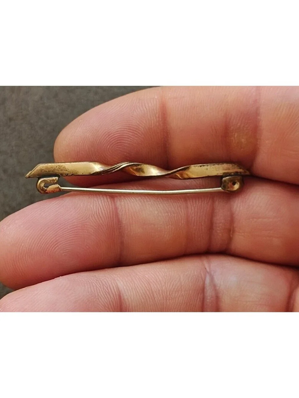 1900s Gold Tone Twist Bar Pin/Brooch